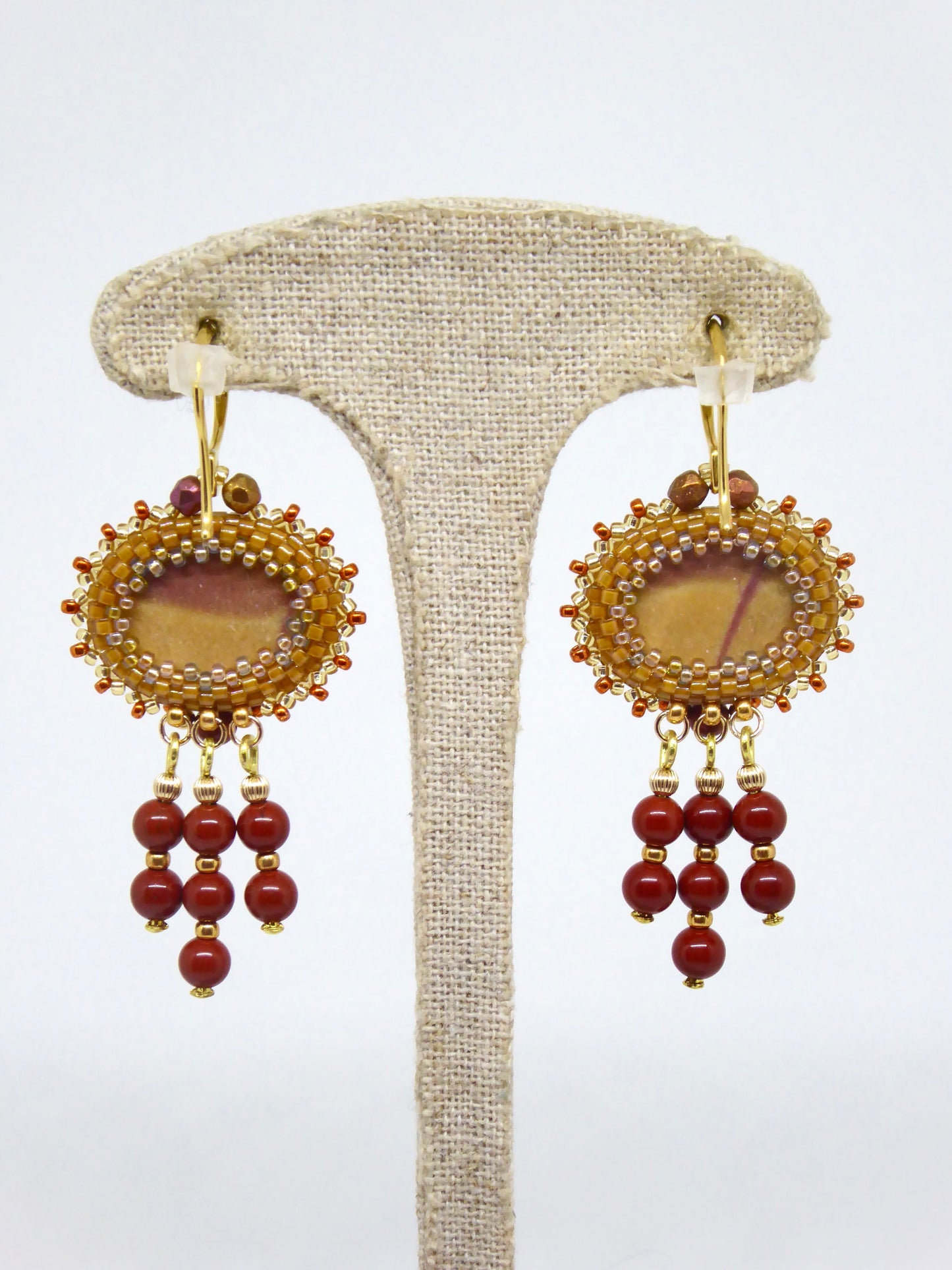 Verso boucles d'oreilles Meusnes - Tiss'Mé - sertissage minéral naturel Silex Jaspe rouge ocre bicolore - perles Miyuki