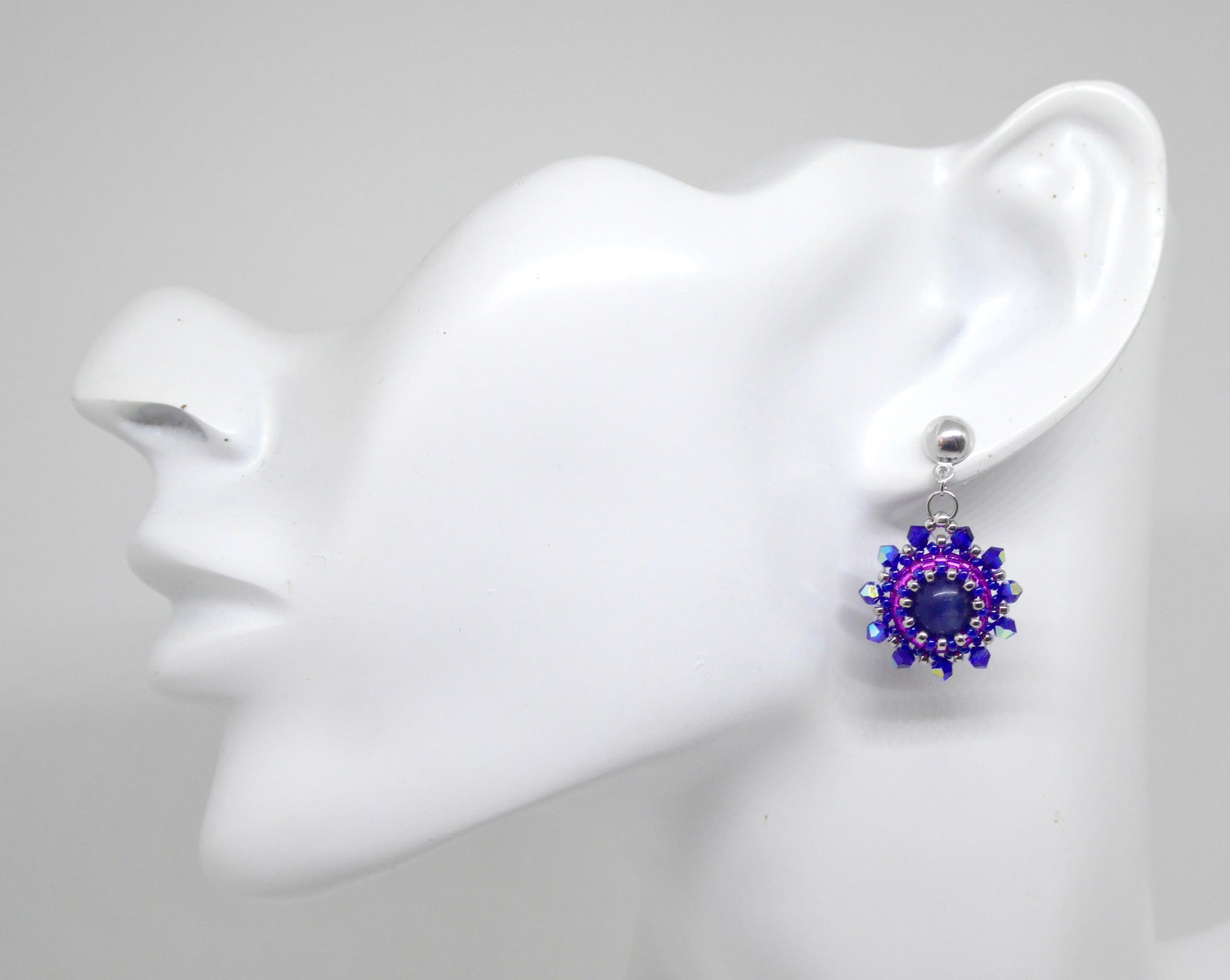 Boucles d'oreilles Saturne - pierre portée Sodalite - Bijoux artisanaux Tiss'Mé