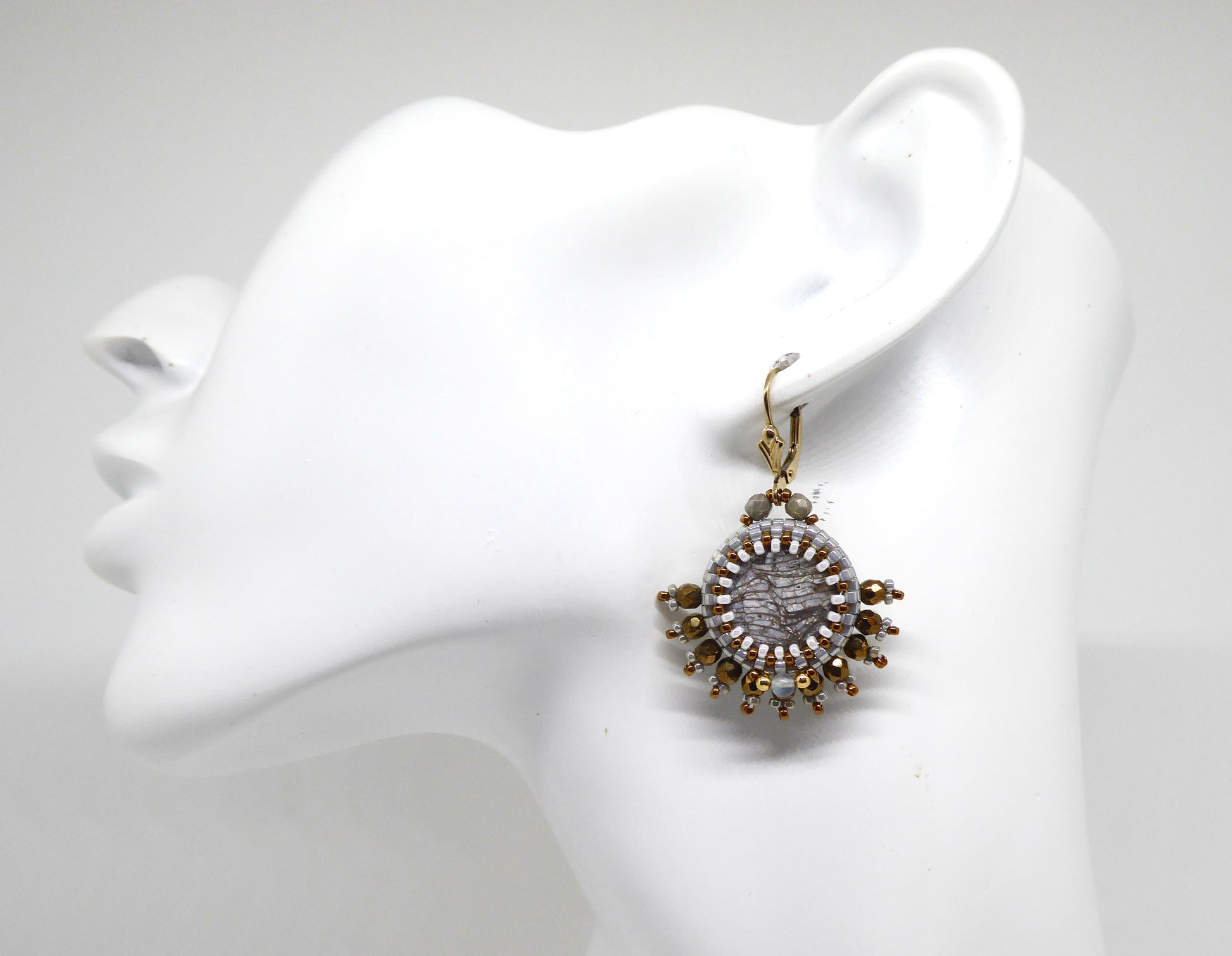 Boucles d'oreilles Chengdu - pierre portée Corail fossile - Bijoux artisanaux Tiss'Mé