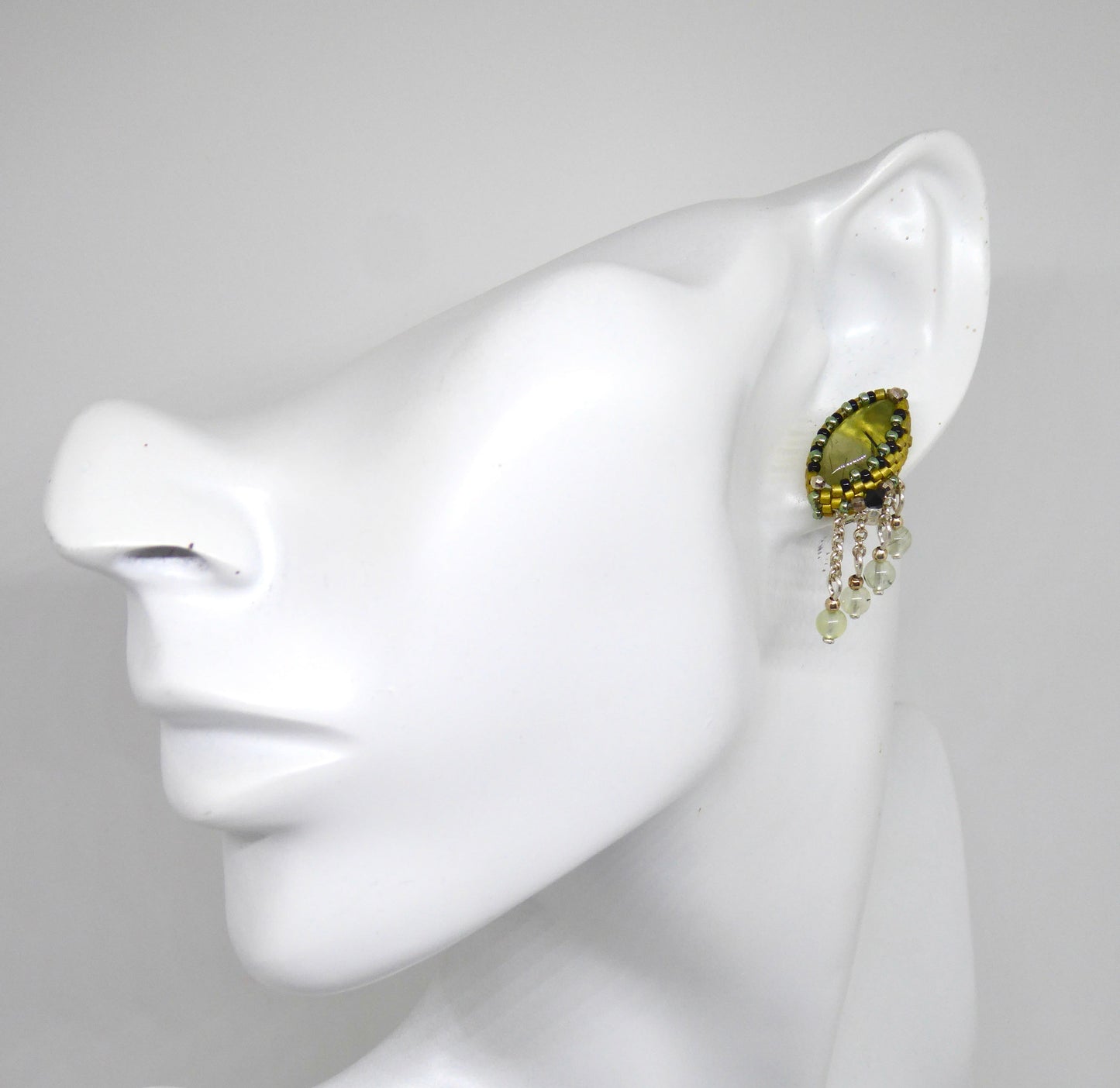 Clous d'oreilles Cork - pierre portée Préhnite - Bijoux artisanaux Tiss'Mé