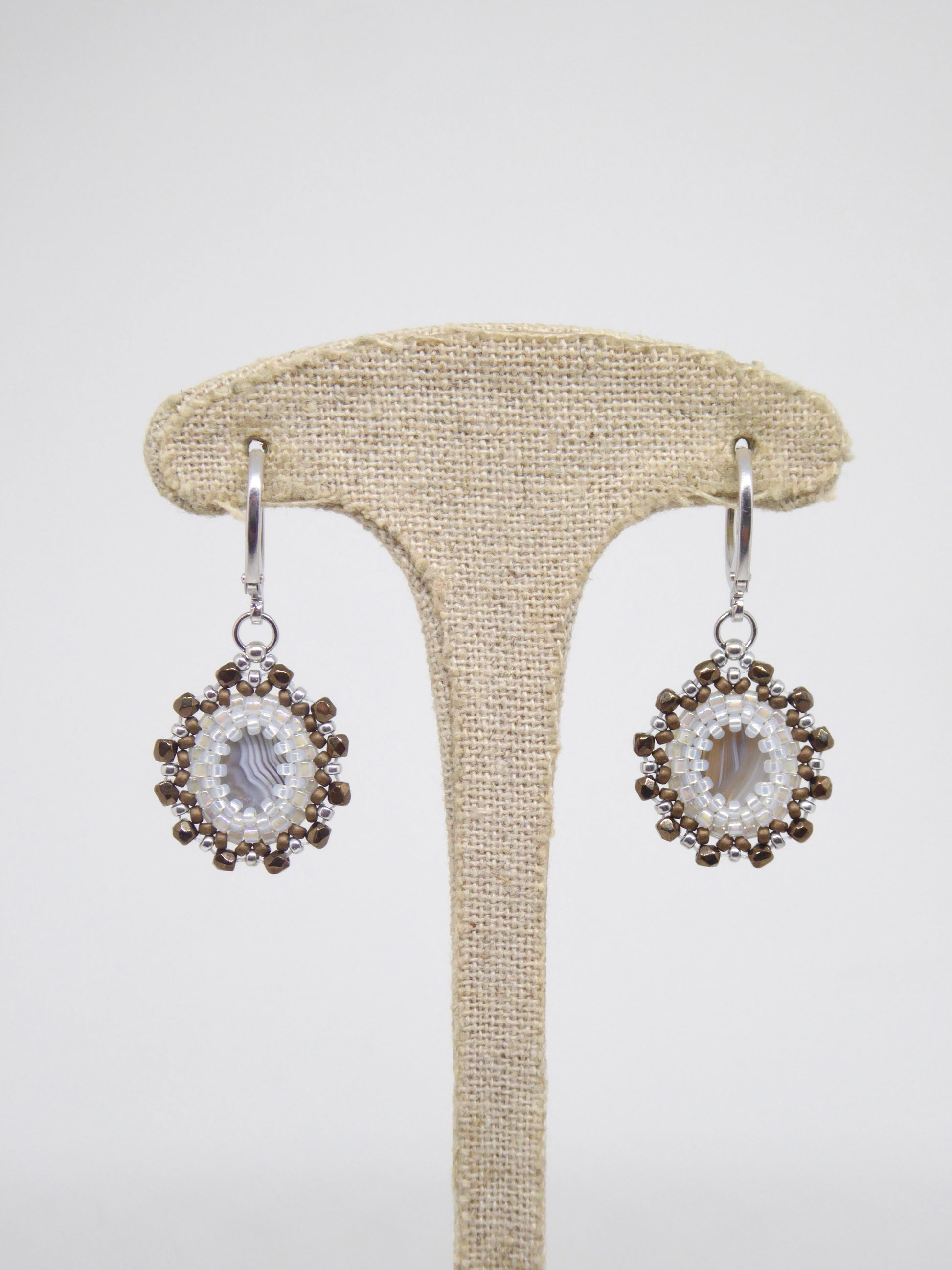 Verso boucles d'oreilles Kalahari - Tiss'Mé - sertissage pierre naturelle Agate Botswana - perles Miyuki 
