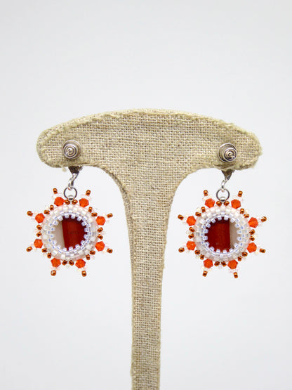 Verso boucles d'oreilles Roswell - Tiss'Mé - sertissage pierre naturelle Jaspe rouge blanc - perles Miyuki 