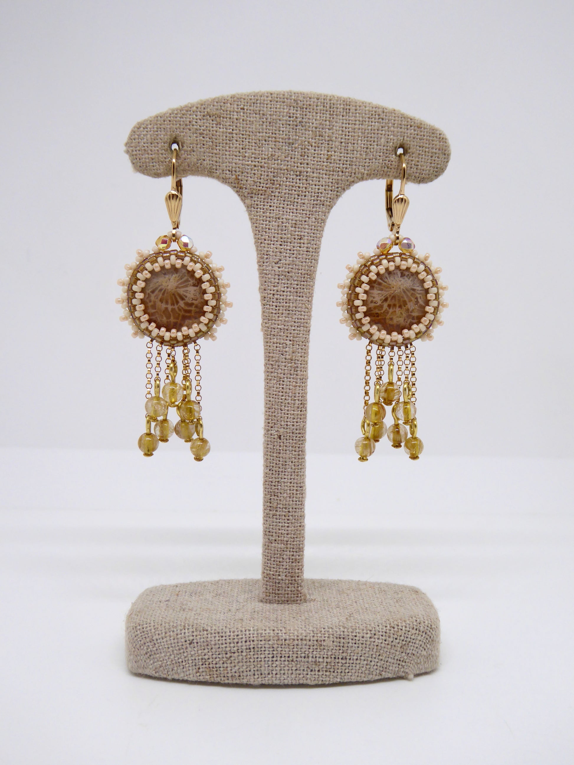 Boucles d’oreilles Sumatra - Tiss’Mé - minéral naturel Corail fossile - tissage perles Miyuki - gold filled 14k