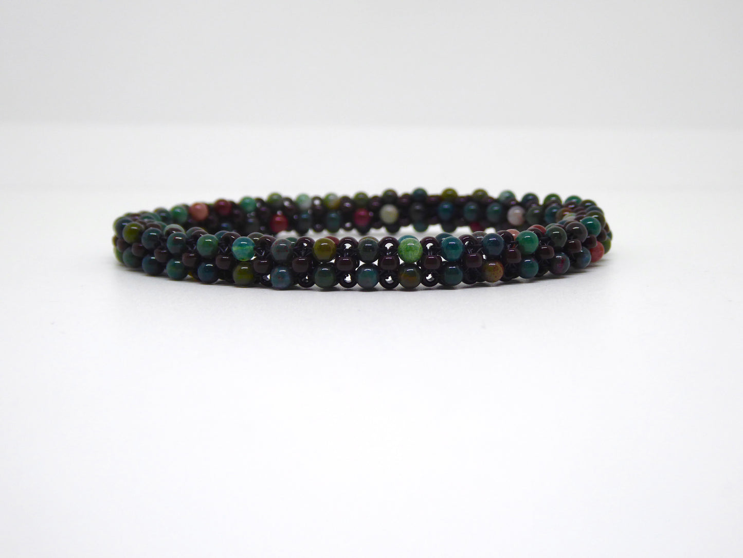 Bracelet perlé Tiss’Mé - pierre naturelle Héliotrope (Jaspe sanguin) et rocailles Miyuki - tissage perles fil et aiguille - artisanat d'art