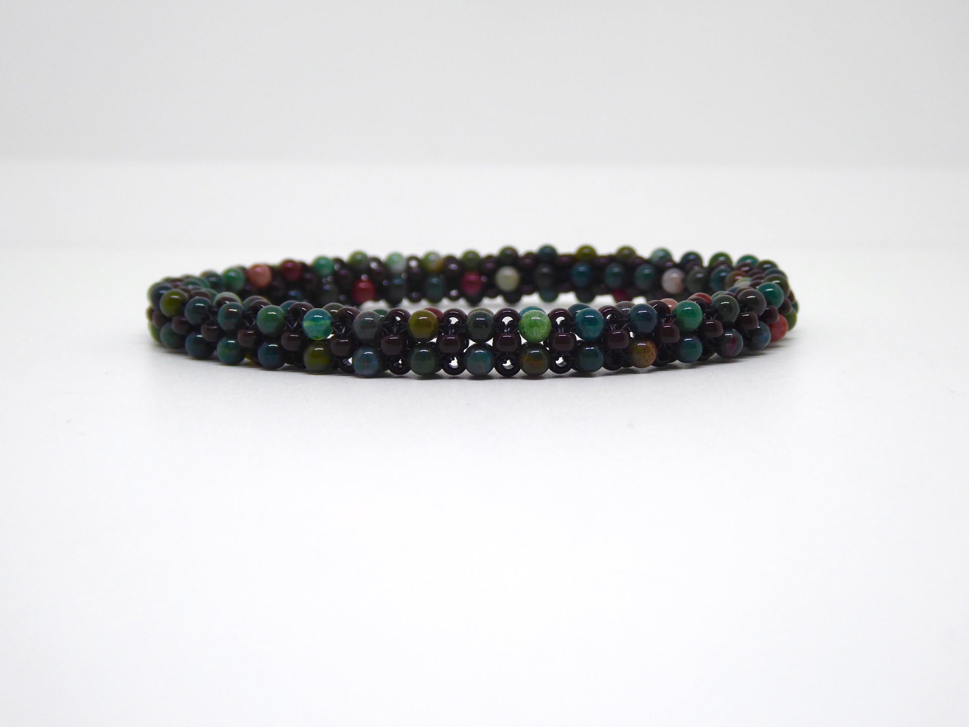 Bracelet perlé Tiss’Mé - pierre naturelle Héliotrope (Jaspe sanguin) et rocailles Miyuki - tissage perles fil et aiguille - artisanat d'art