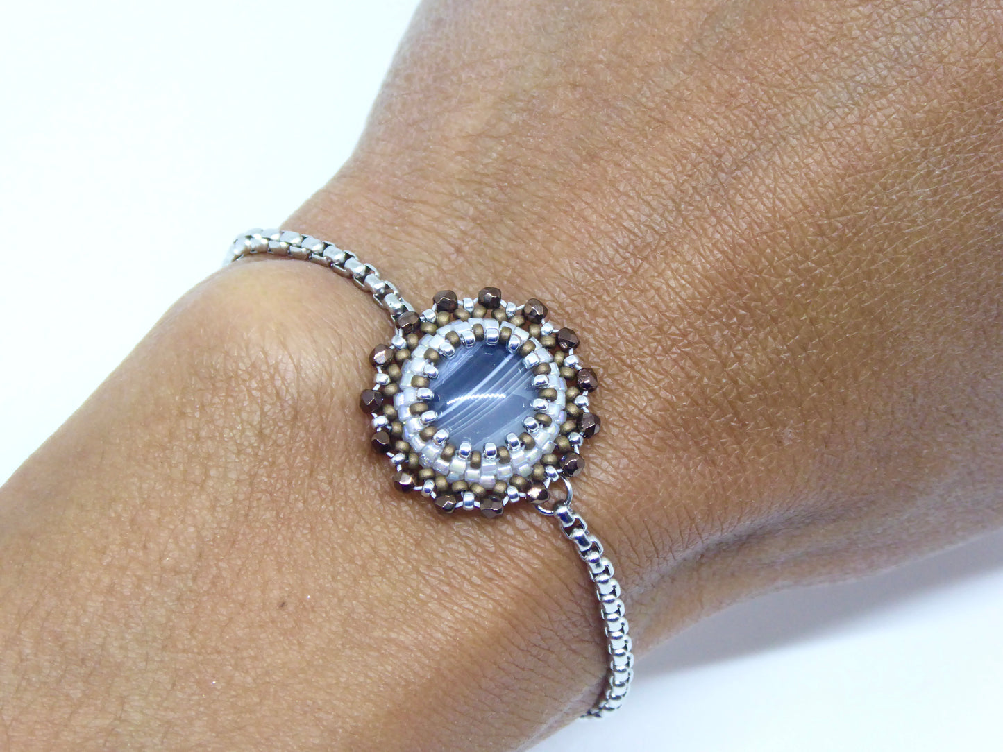 Bracelet Kalahari porté - Agate Botswana - bijou artisanal Paris - chaine acier inox - Tiss’Mé