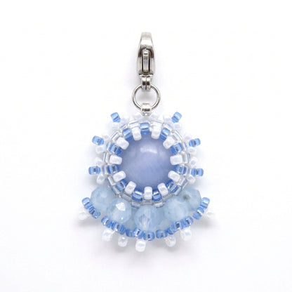 Charm/pendentif pierre naturelle Angélite - Tiss'Mé bijoux - artisanat paris - sertissage perles Miyuki - fait main 