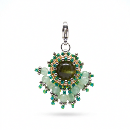 Charm/pendentif pierre naturelle Fluorite verte - Tiss'Mé bijoux - artisanat paris - sertissage perles Miyuki - fait main 