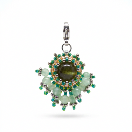 Charm/pendentif pierre naturelle Fluorite verte - Tiss'Mé bijoux - artisanat paris - sertissage perles Miyuki - fait main 