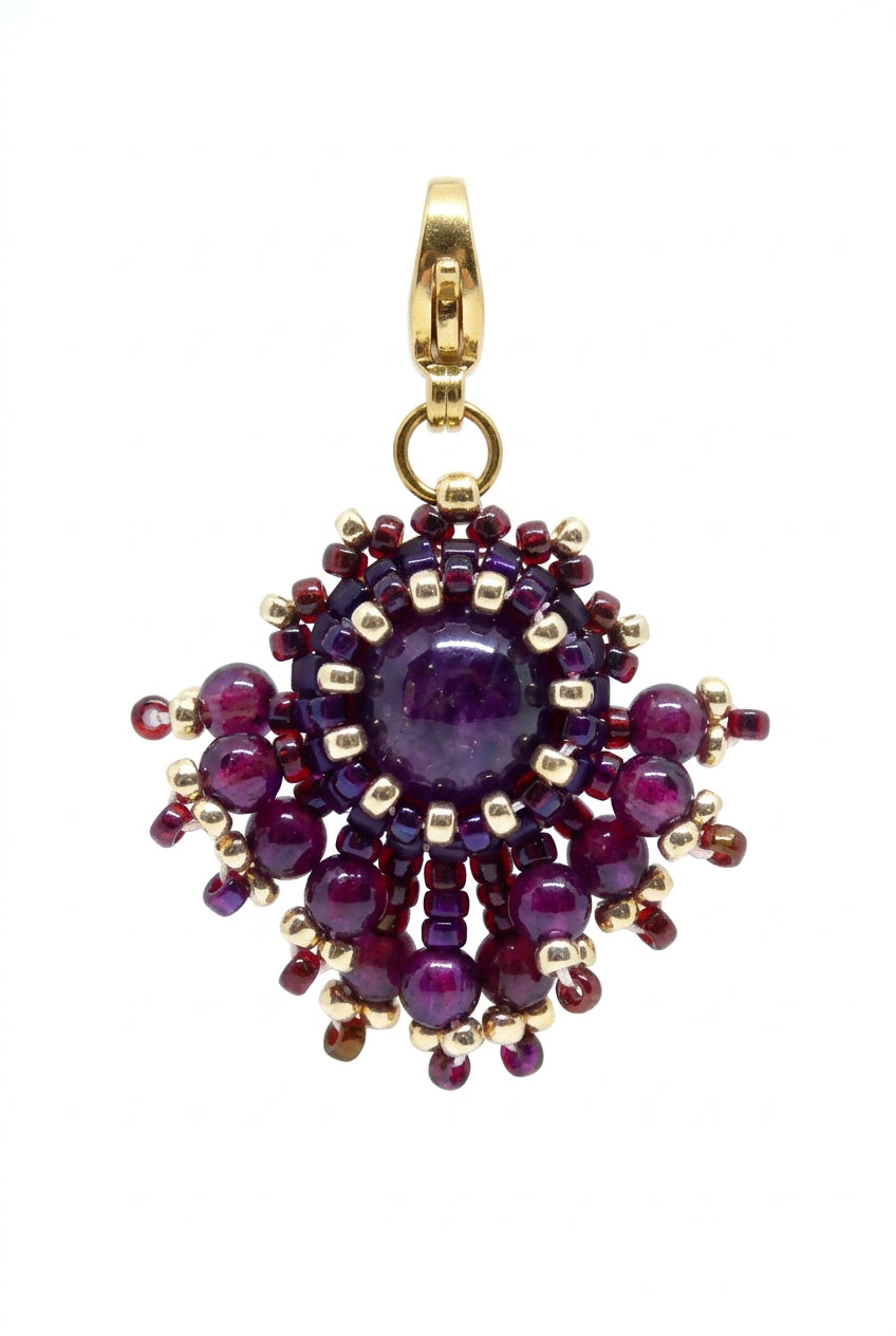 Charm/pendentif pierre naturelle Grenat - artisanat paris - fait main - sertissage perles Miyuki - Tiss'Mé bijoux 
