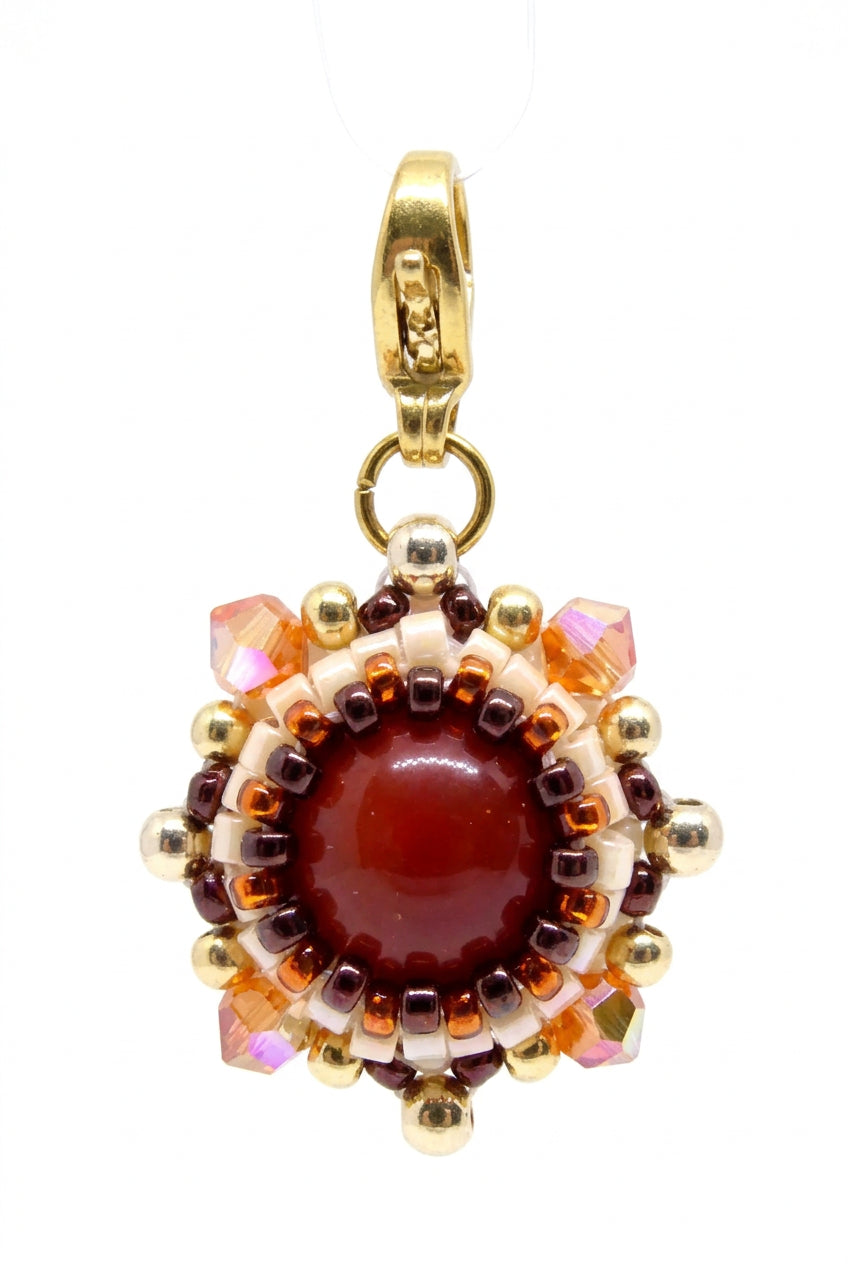 Charm/pendentif pierre naturelle Jaspe rouge - Tiss'Mé bijoux - artisanat paris - sertissage perles Miyuki - fait main 
