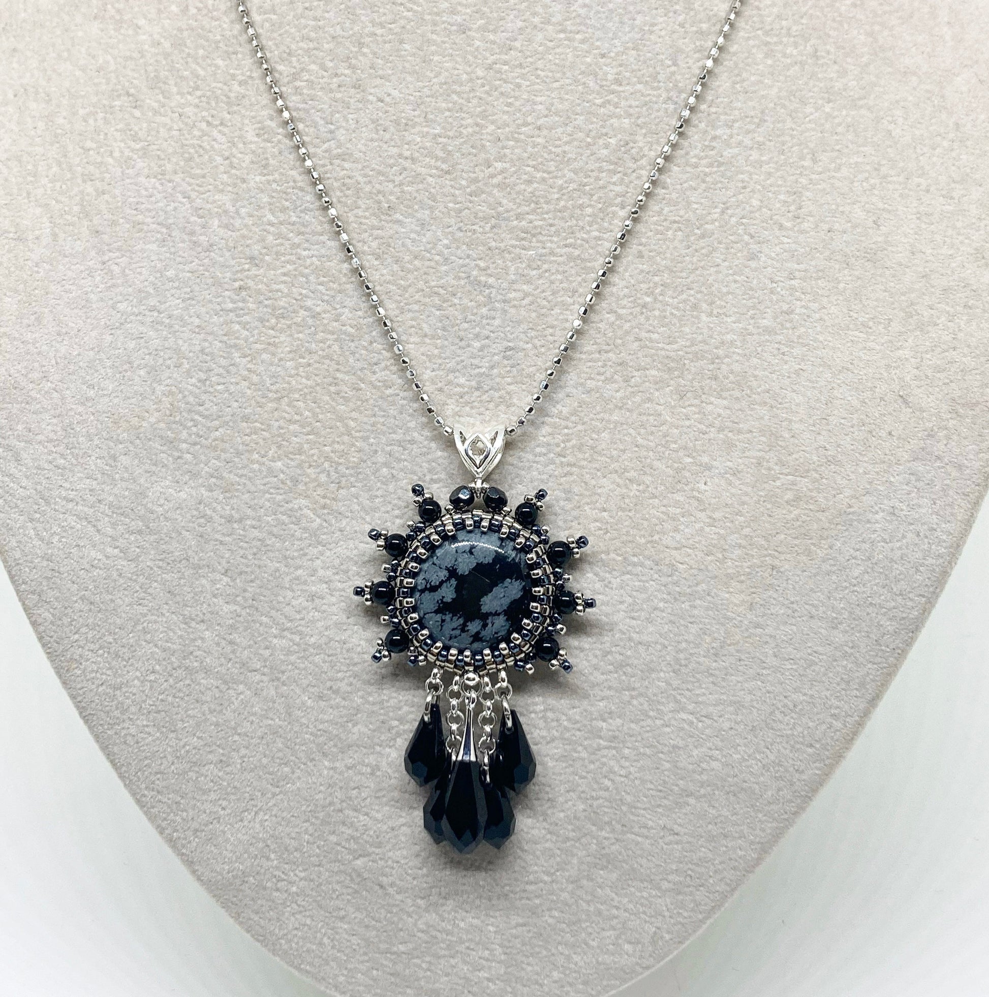 Collier Chichen Itza Tiss’Mé - pierre naturelle Obsidienne noire à flocons - tissage perles Miyuki - argent 925 - artisanat d'art