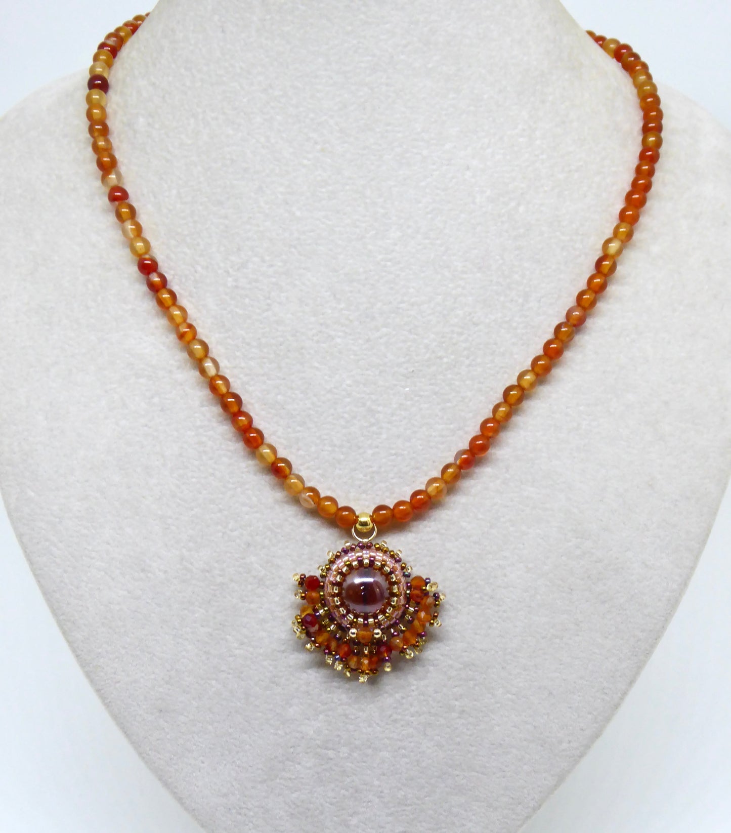 Collier Grenade Tiss’Mé - pierres naturelles Sphalérite et Cornaline - tissage perles Miyuki - artisanat d'art