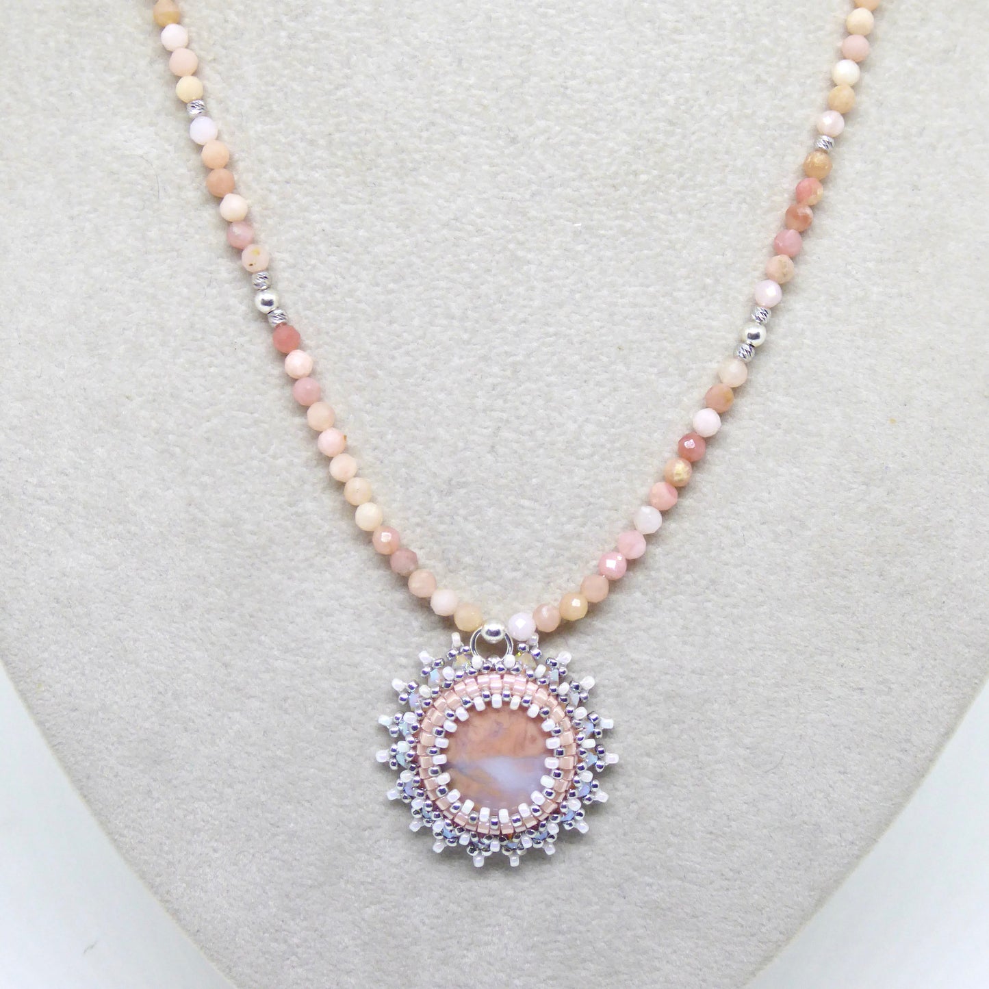 Collier Pachuca Tiss’Mé - pierres naturelles Agate "coton" et Opale rose - argent 925/1000 - tissage perles Miyuki - artisanat d'art