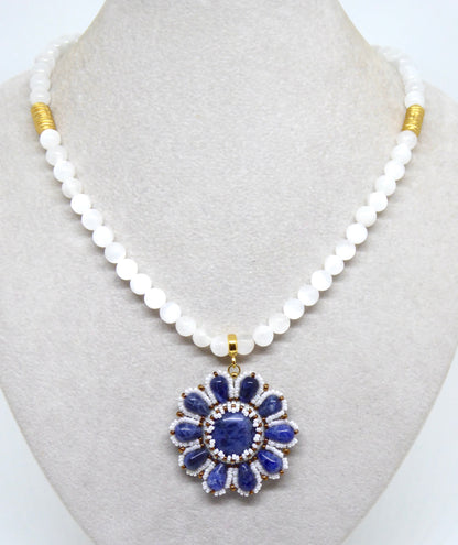Collier Reims Tiss’Mé - pierres naturelles Sodalite et Sélénite - tissage perles Miyuki - artisanat d'art