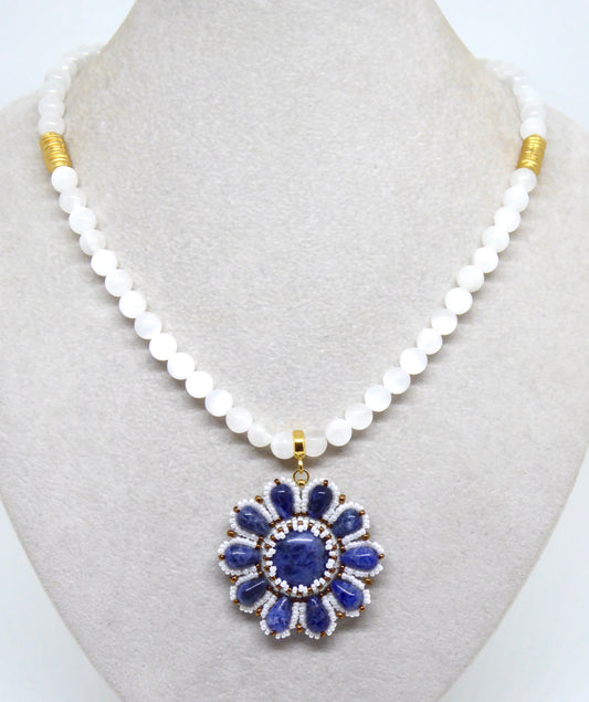 Collier Reims Tiss’Mé - pierres naturelles Sodalite et Sélénite - tissage perles Miyuki - artisanat d'art