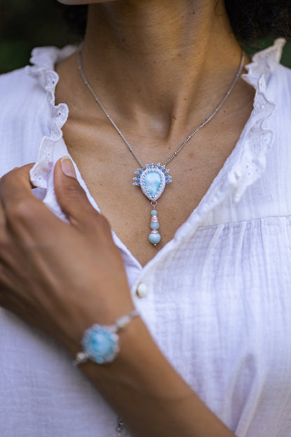 Collier Saint-Domingue porté - Larimar - bijou artisanal Paris -Tiss'Mé