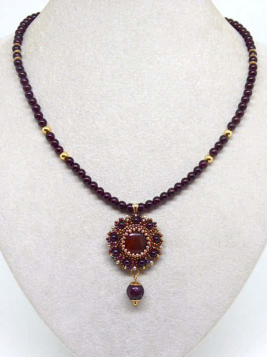 Collier Shanghai Tiss’Mé - pierres naturelles Cornaline et Grenat - tissage perles Miyuki - artisanat d'art