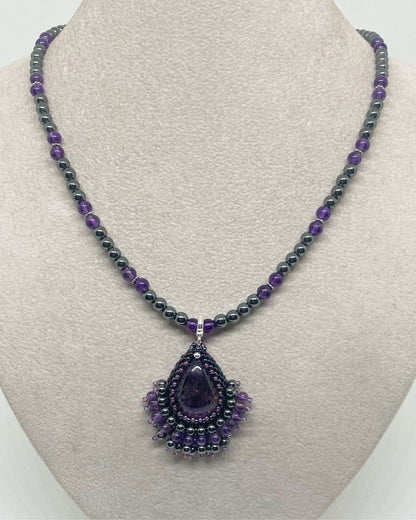 MUMBAI NECKLACE