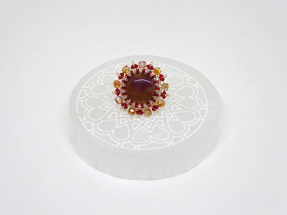Pin's Meusnes Tiss'Mé - pierre naturelle ronde de Silex Jaspé et perles Miyuki