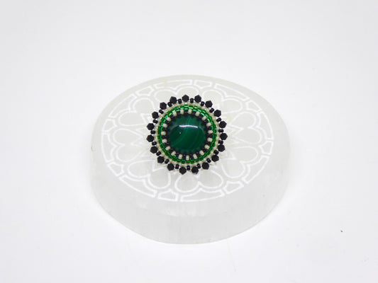 Pin’s Le Cap Tiss’Mé - pierre naturelle             Malachite - tissage perles Miyuki - artisanat d'art