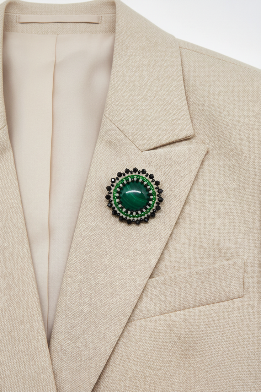 Pin's Le Cap pierre naturelle Malachite - fabrication artisanale Tiss'Mé - tissage perles Miyuki et cristaux 