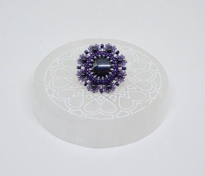 Pin’s Londres Tiss’Mé - pierre naturelle Hématite - tissage perles Miyuki - artisanat d'art