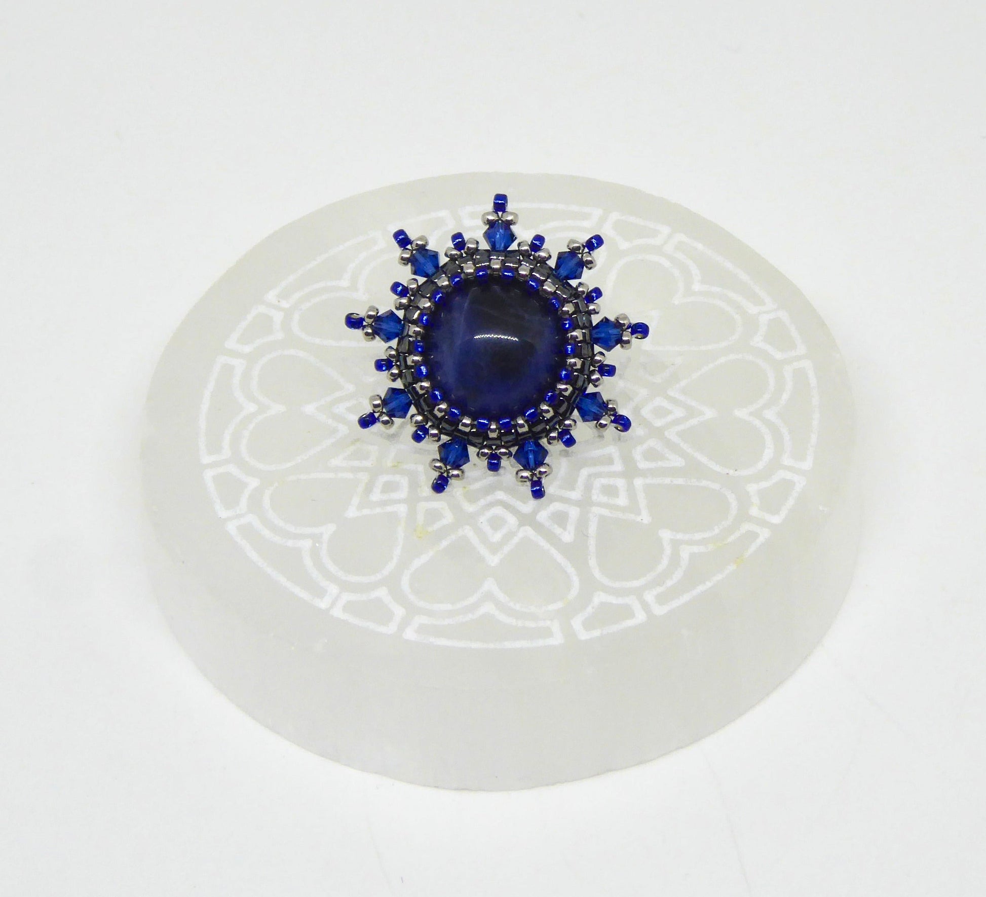 Pin’s Recife Tiss’Mé - pierre naturelle             Sodalite - tissage perles Miyuki - artisanat d'art