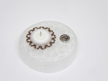 Dessous pin's Sumatra - sertissage minéral naturel Corail fossile - support pin's laiton
